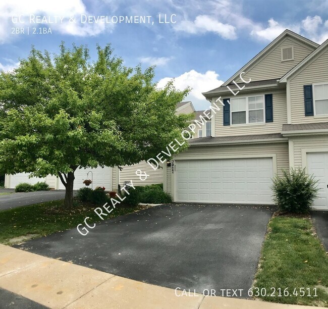 Building Photo - ***ST. CHARLES LOCATION / 2 BDRM + LOFT / ...