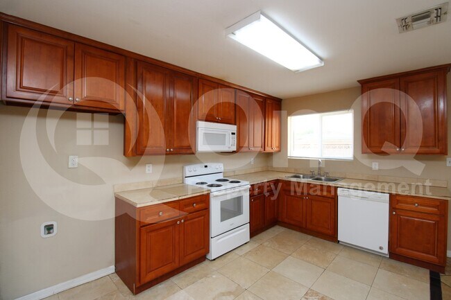 Foto del edificio - 4348 E Alta Vista Rd