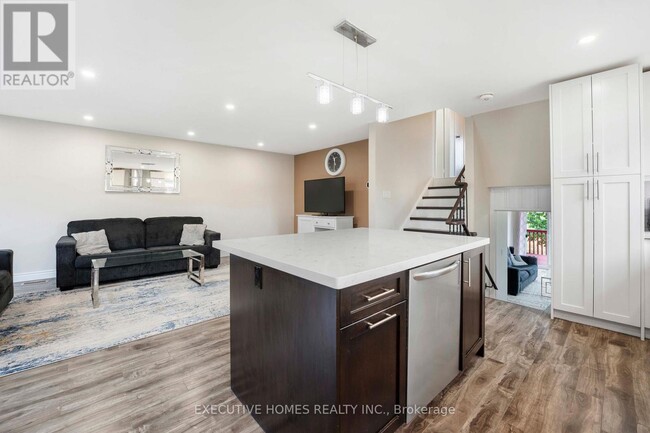Building Photo - 140 Weybridge Trail