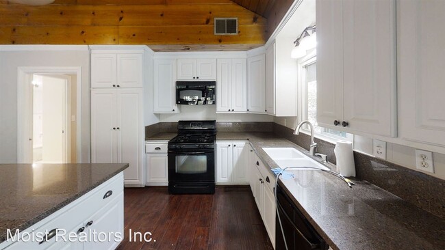 Foto del edificio - 3 br, 2 bath House - 5930 Lake Dr
