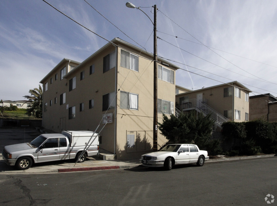 Building Photo - Silver Terrace