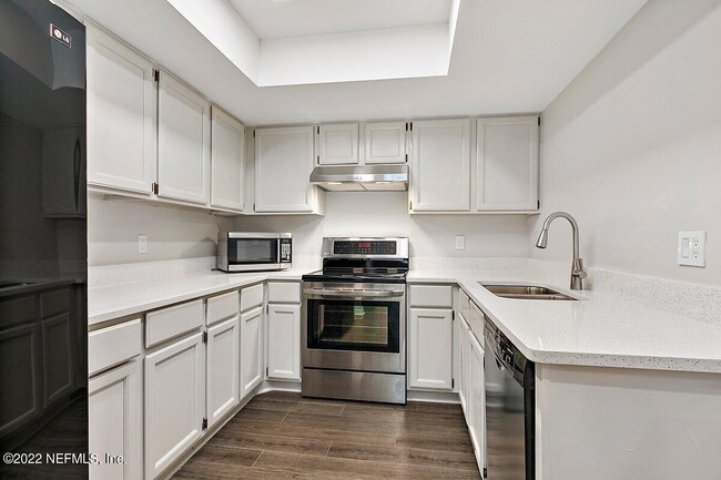 Foto del edificio - 237 Cranes Lake Dr