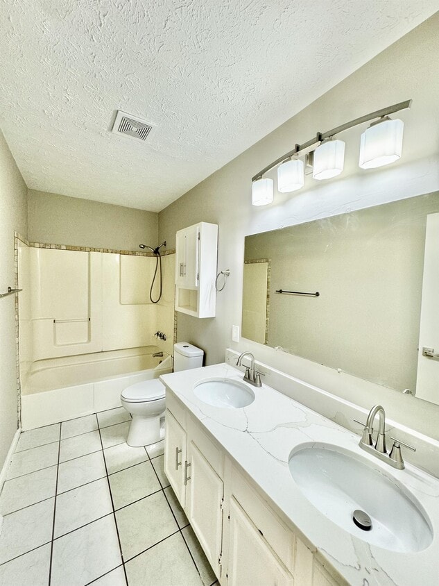 Building Photo - 609 Martin Dr