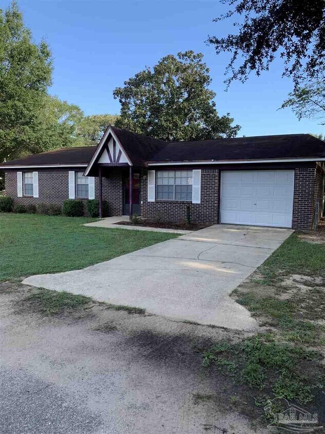 Primary Photo - 4240 Del Almirante St