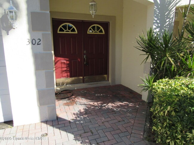 Building Photo - 302 King Neptune Ln