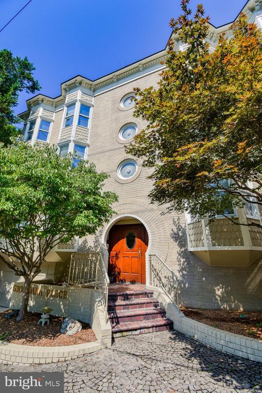 Foto del edificio - 5305 Dana Pl NW