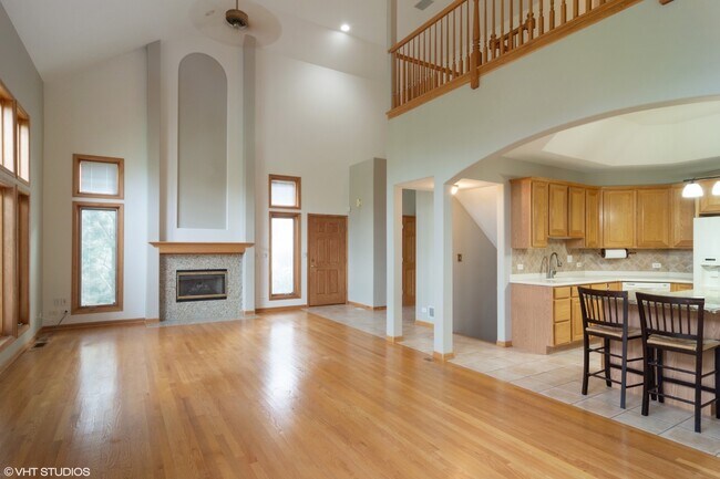 Building Photo - 922 W Chesterfield Ct