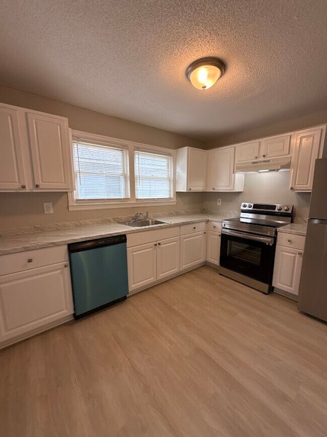 Foto del edificio - 1376 Lockwood Dr SW