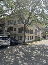 Building Photo - 4705 SW 62nd Ave