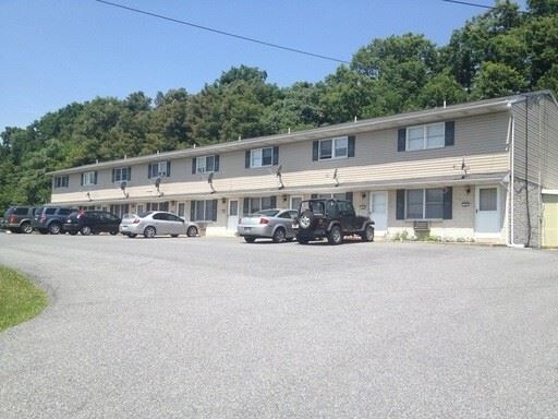 Primary Photo - 733 Cloverleaf Rd
