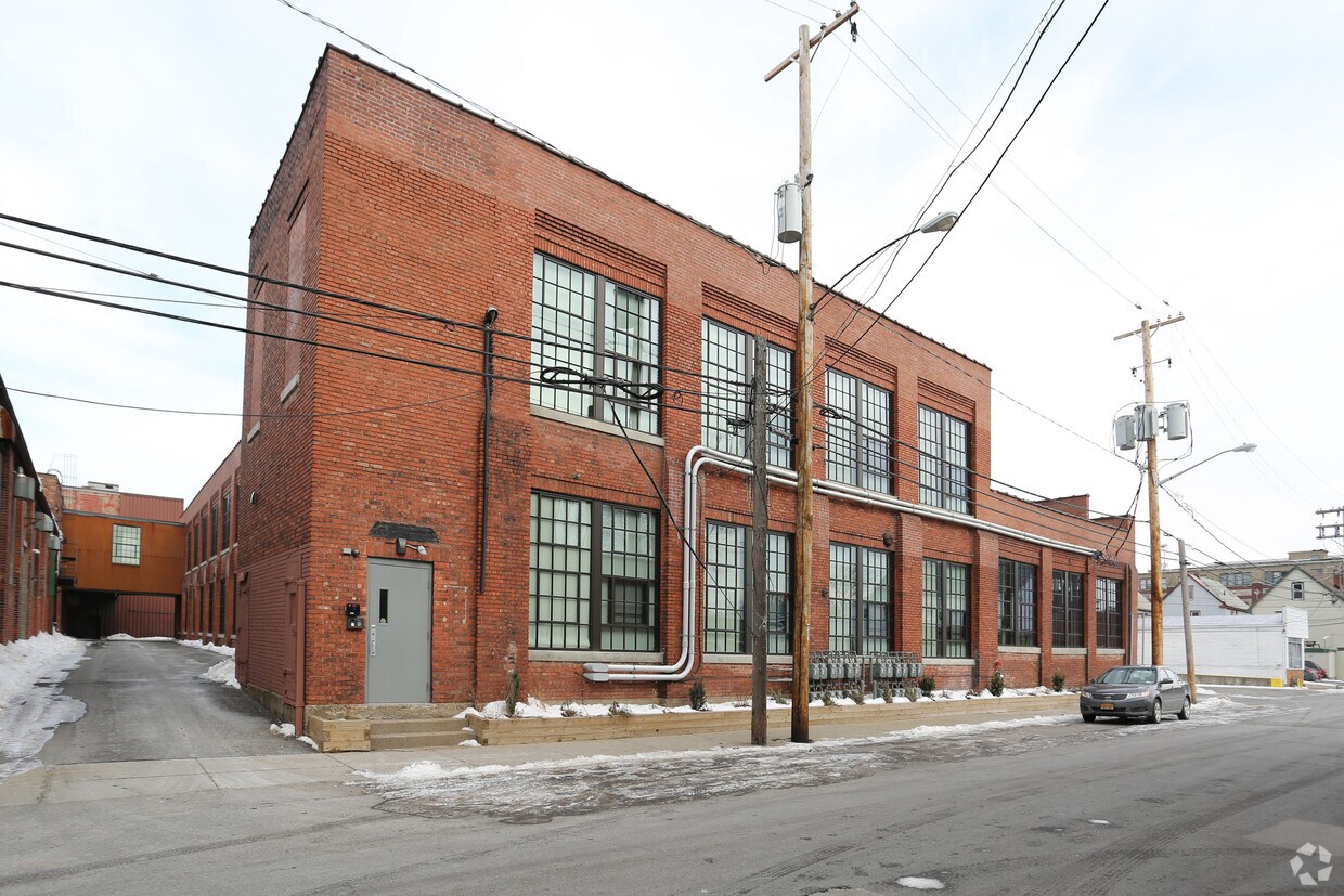 Primary Photo - Houk Lofts