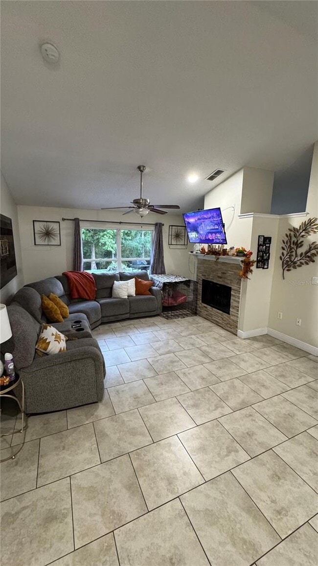 Foto del edificio - 3923 Blackberry Cir