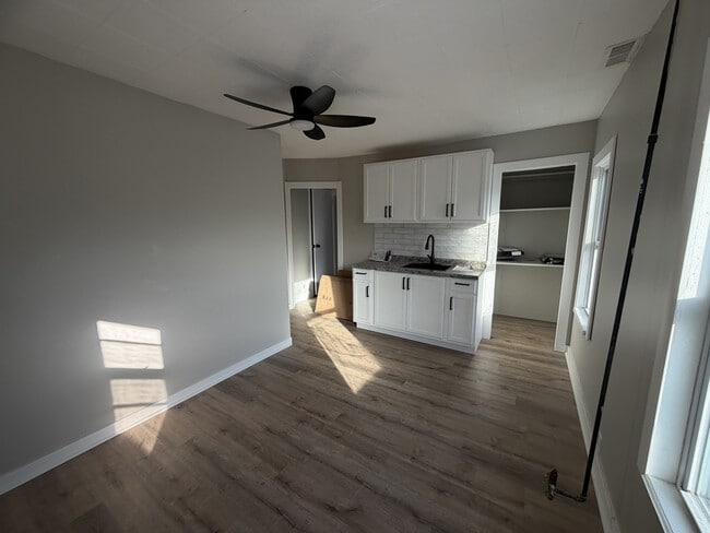 Building Photo - 3193 W 50th St