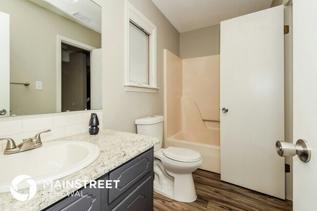 Foto del edificio - 2085 Edenwood Cir