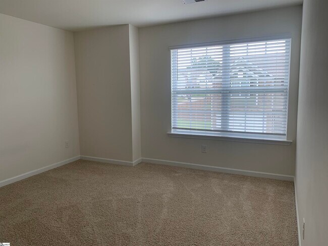 Building Photo - 104 Hartwood Lake Ln