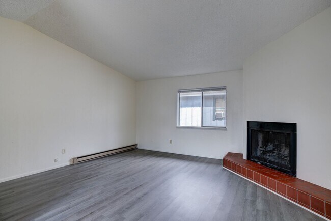 Foto del edificio - 2 Bed, 1 Bath Apartment in Downtown Prescott!