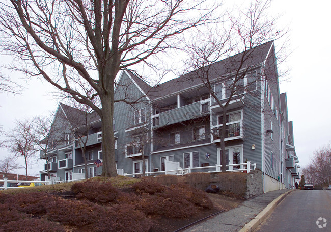 Foto del edificio - Colony House Apartments