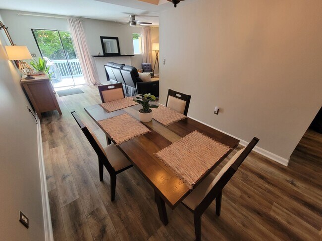 Foto del edificio - 2 Bed, 2.5 Bath Condo Available in Greenville