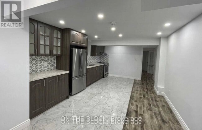 Building Photo - 362 N Park Blvd