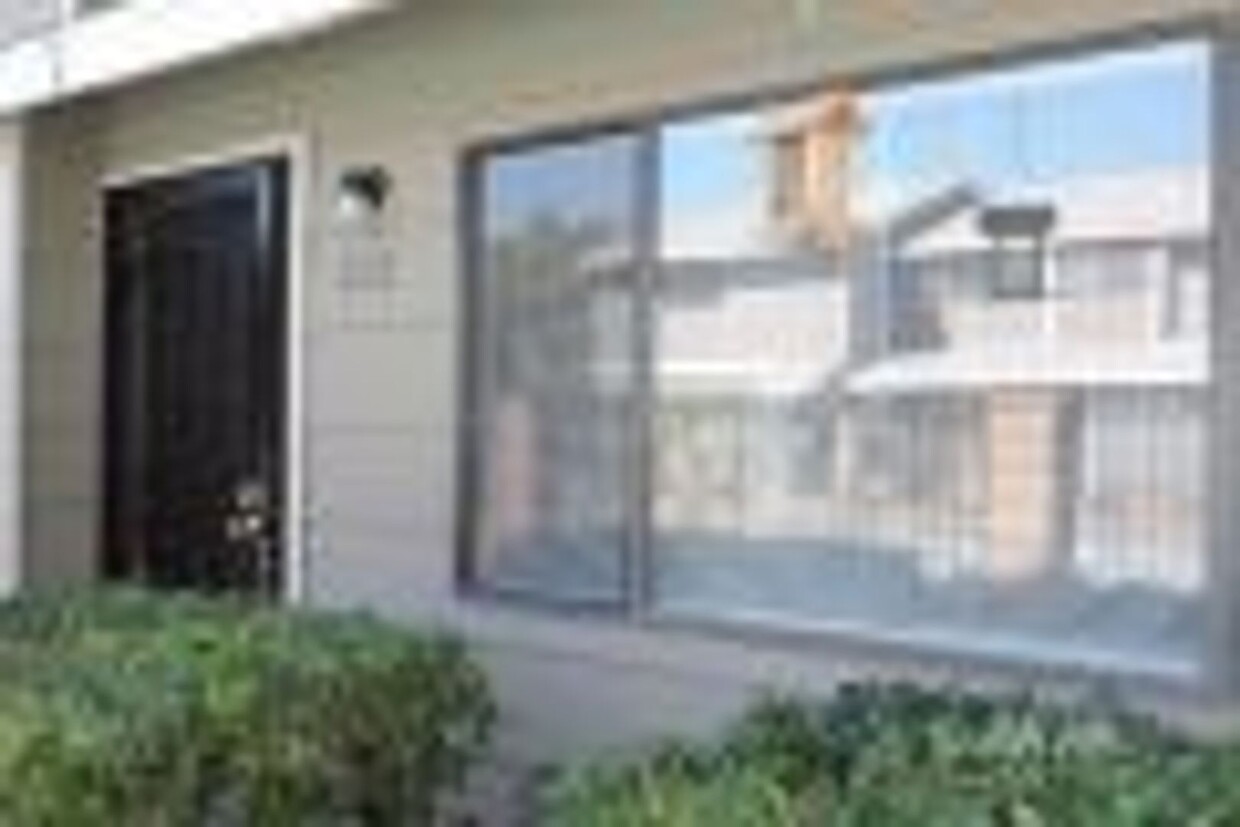 Primary Photo - Charming Green Acres Condo – $1,350/mo | 2...