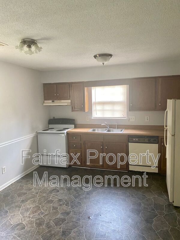 Building Photo - 227 Bridgefield Pl
