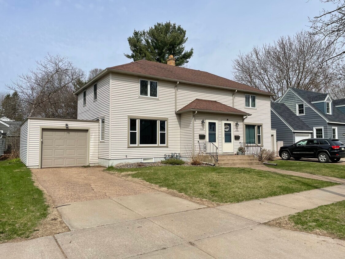 Primary Photo - 1326 Rust St