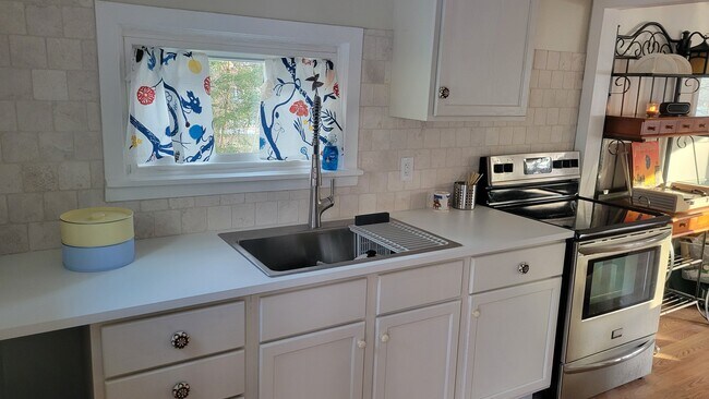 Foto del edificio - 5676 Clark St