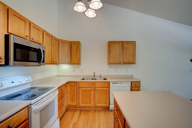 Photo - 24 Redtail Bend House