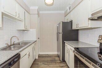 Building Photo - 2067 Spenwick Dr