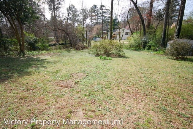 Building Photo - 500 Emerson Dr