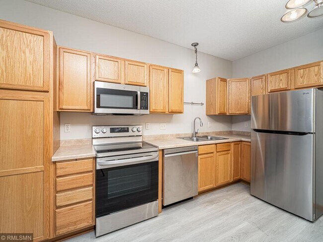 Foto del edificio - 1590 Parkwood Dr