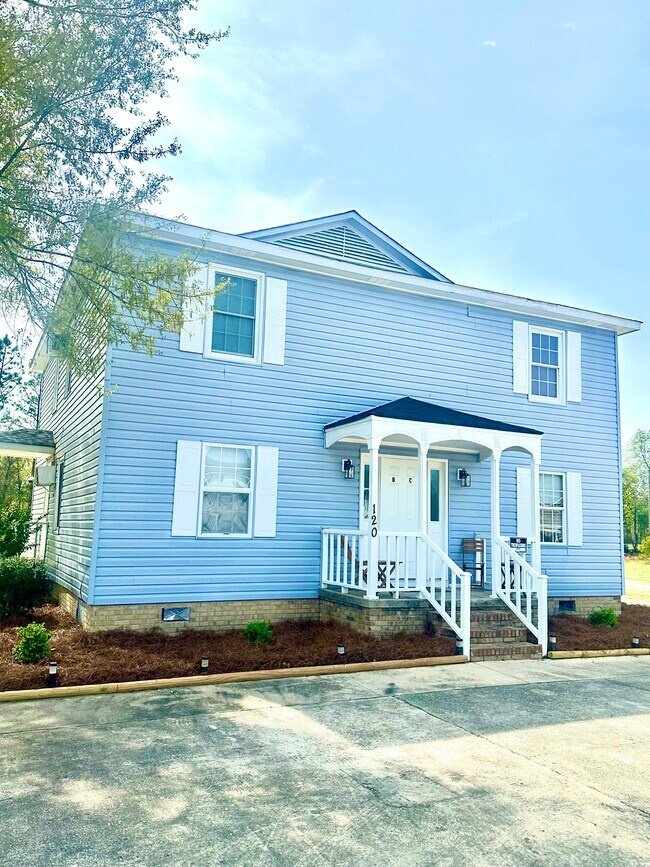 Primavera de 2024 - 120 Calvin Ct