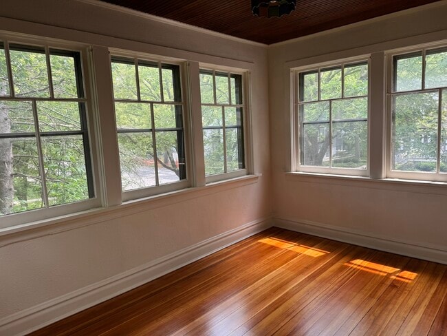 Building Photo - 1462 Wilmette Ave