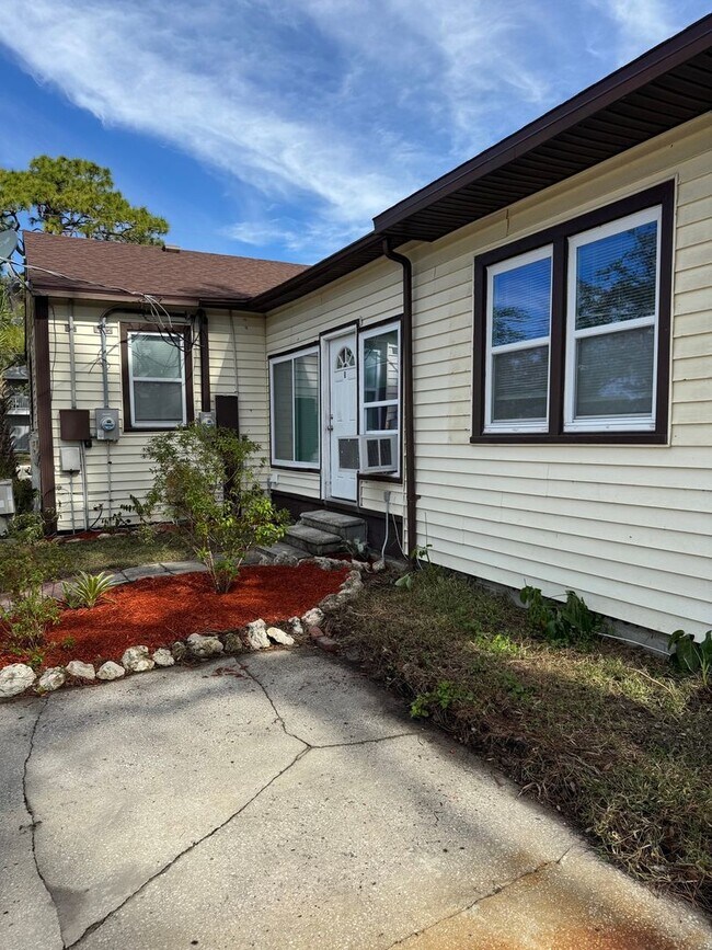 Photo - Newly Renovated 1-Bedroom w/ HUGE Walk-In ... House