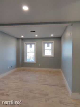 Foto del edificio - 3 br, 2 bath House - 10 University Rd Apt 2 1