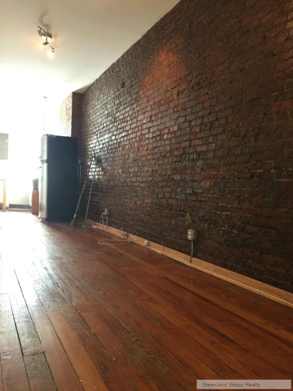 Building Photo - 44 Meserole Ave