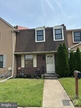 Building Photo - 889 Clover Pl