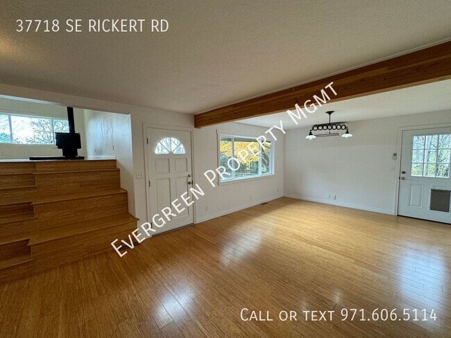 Foto del edificio - Country Living with Modern Elegance- 3 bed...