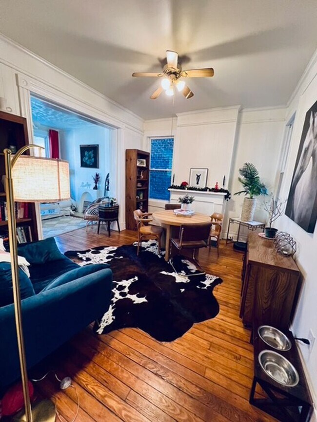 Foto del edificio - Great Historic Urban Rowhome in Churchill