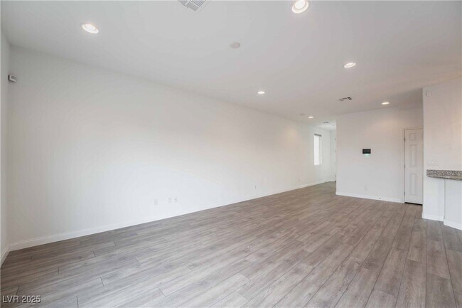 Foto del edificio - 6136 China Bend Rd