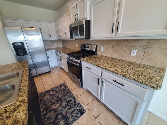 Photo - 248 Crowfoot Dr House