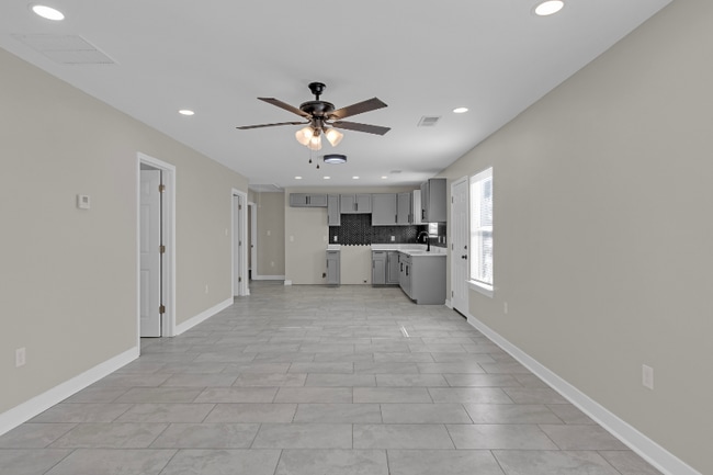 Building Photo - 830 David St