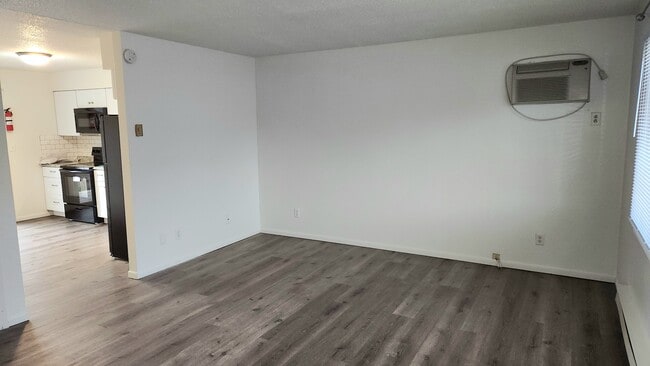 Building Photo - 626 Vilas St