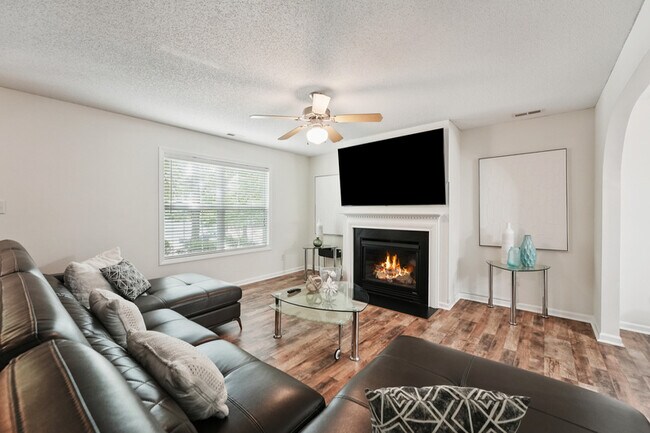 Building Photo - 2203 Elk River Dr