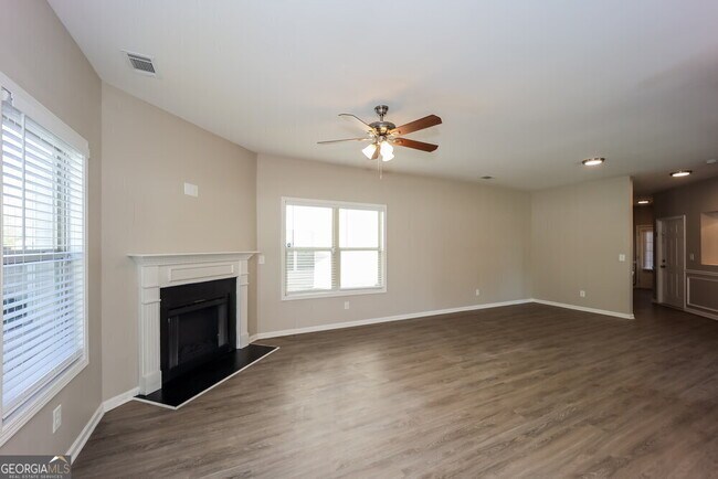 Foto del edificio - 6494 Splitpine Ct