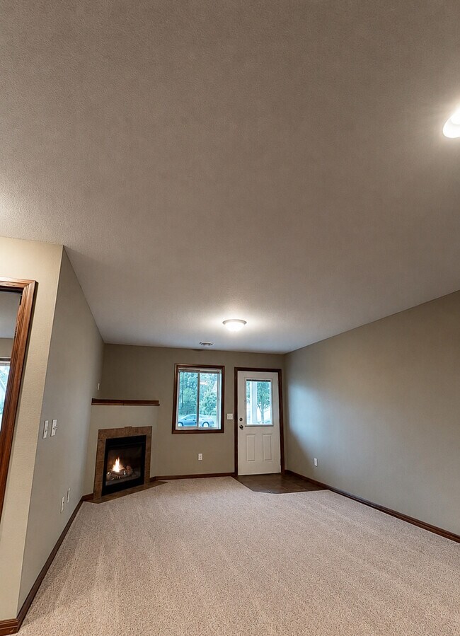 Foto del edificio - 6395 Prairie Cir S