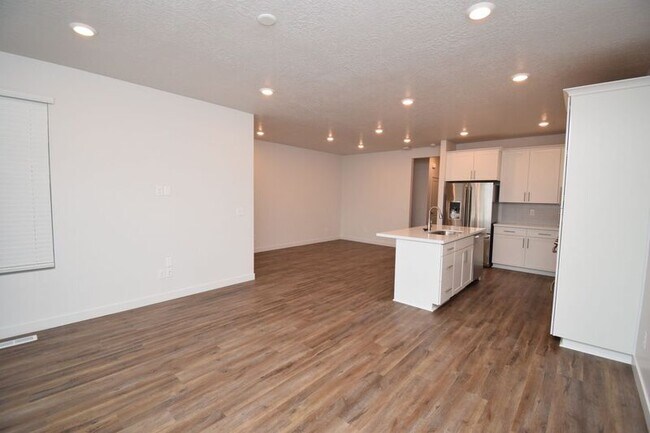 Building Photo - 11504 S Old Cedar Dr