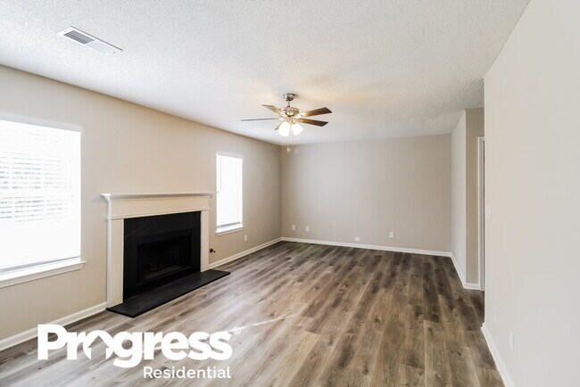 Foto del edificio - 4341 Ward Bluff Ct