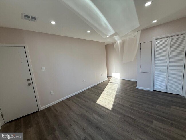 Foto del edificio - 2537 E Auburn St