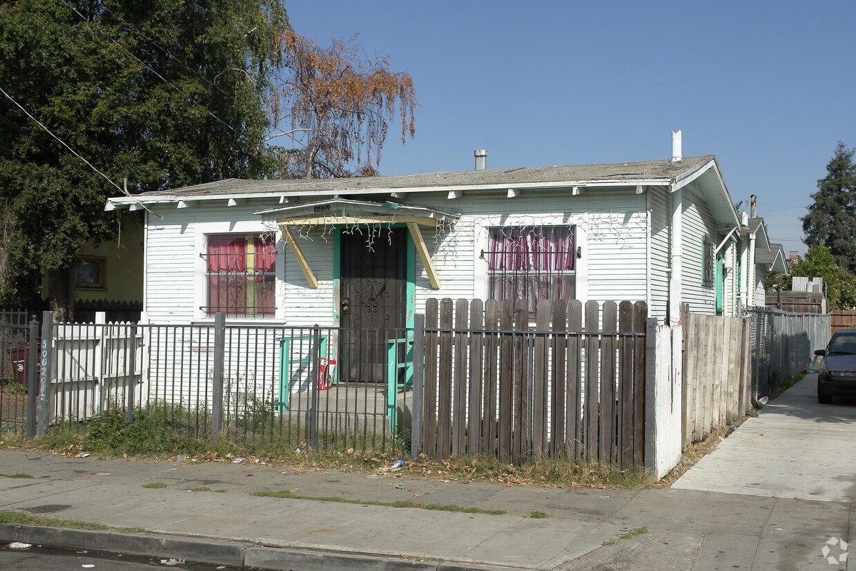 Building Photo - 1439 86th Ave